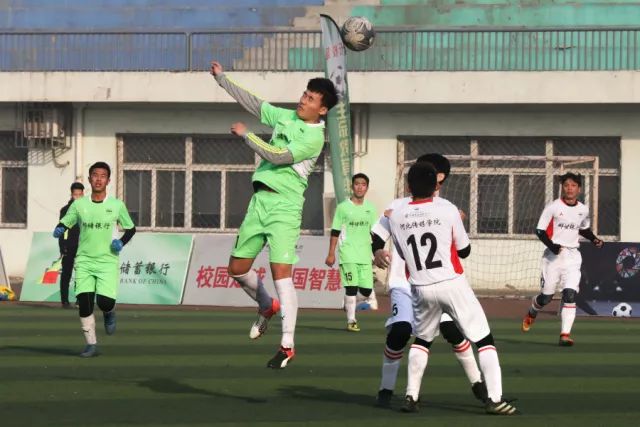 足协评议：重庆铜梁龙申诉VAR划线定格错误，评议组一致认为正确